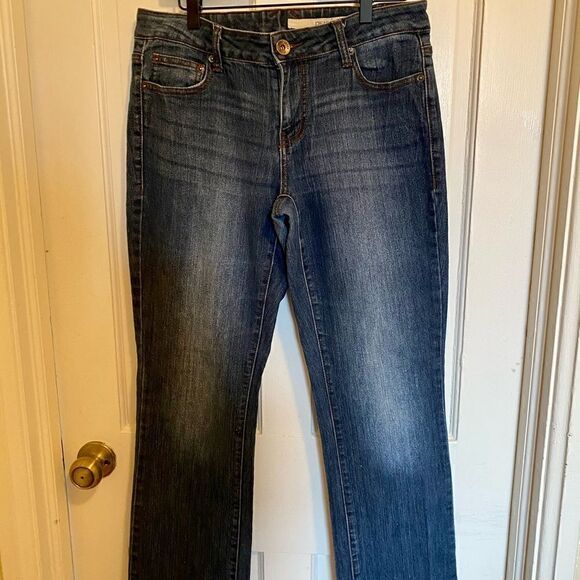 DKNY Jeans   - Picture 1 of 4